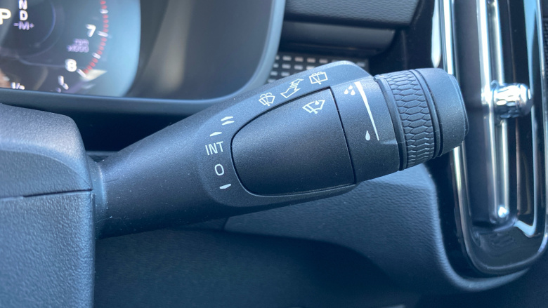 Volvo Xc40 1.5 T3 [163] R DESIGN 5dr Geartronic Petrol Estate